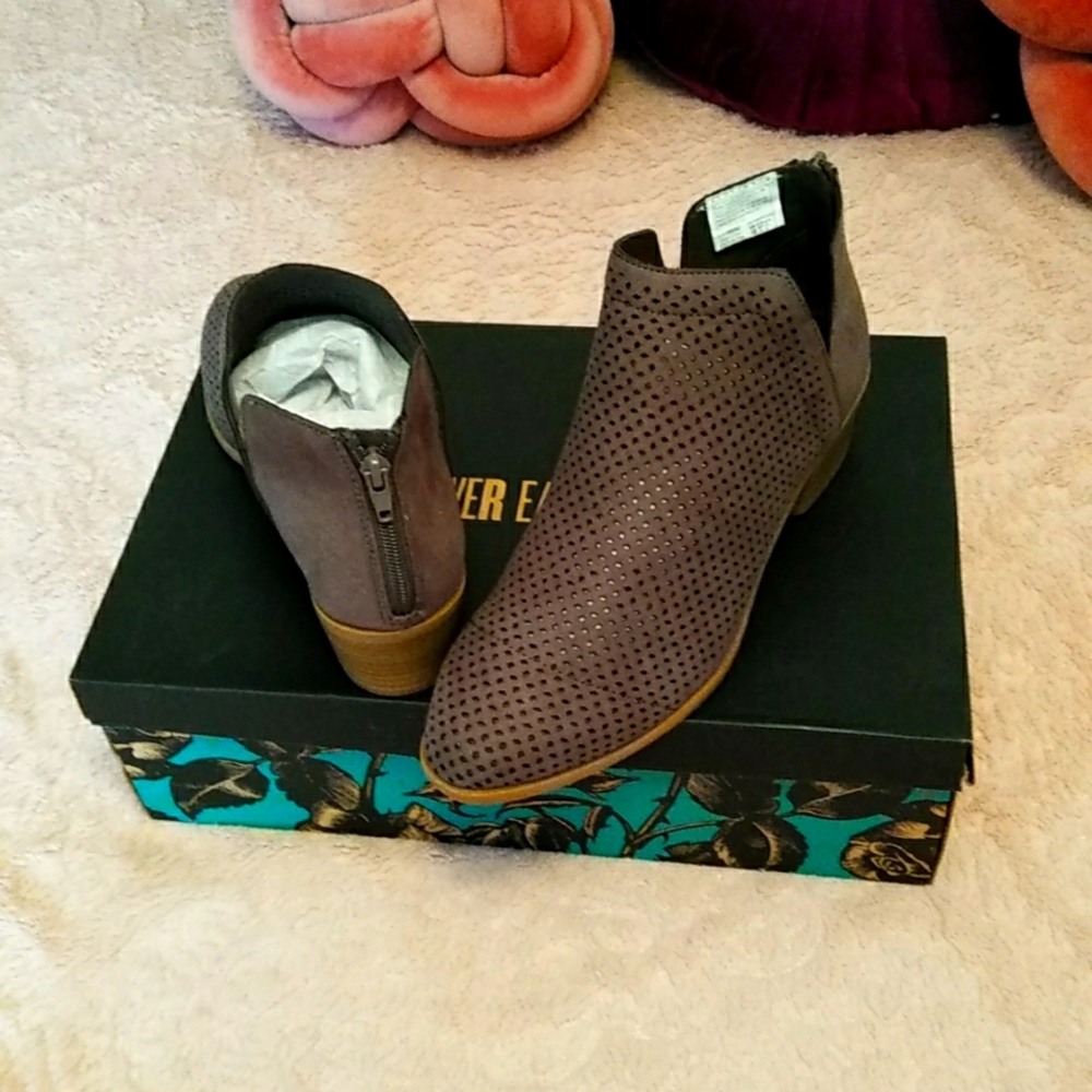 Lower East Side🌻 Perforated Vegan Booties